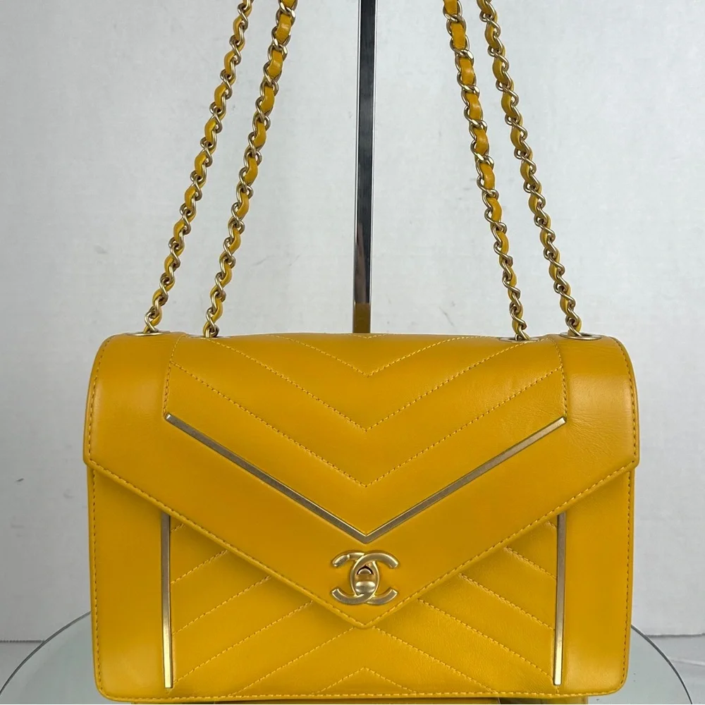 CHANEL CC CHAIN LEATHER SHOULDER/CROSSBODY BAG & Petit GST Bag - Picture 5 of 16